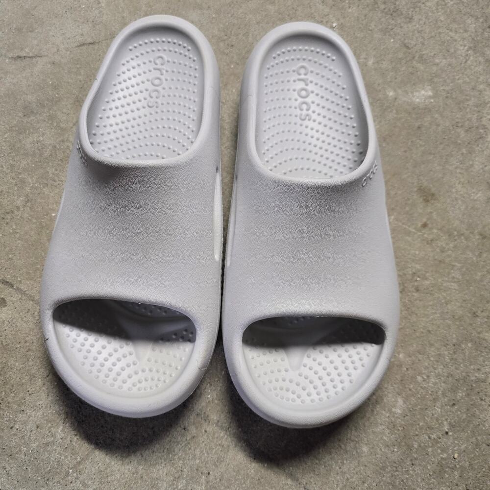 Crocs Unisex Mellow Slide Sandal Atmosphere, Size 7 (Women)